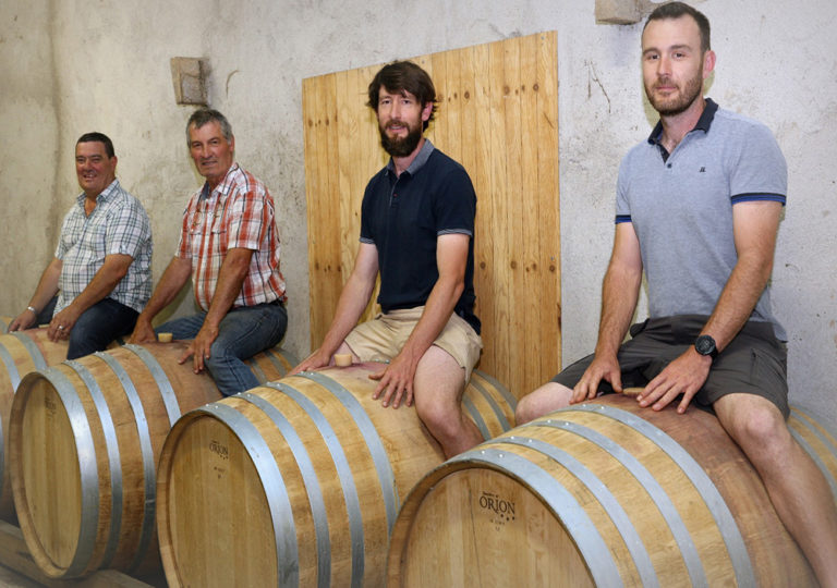 Lacroux à cheval sur les barriques